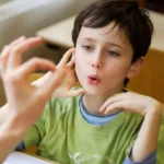 گفتاردرمانی در کم‌شنوایی؛ بازسازی مسیر ارتباط و گفتار مؤثر